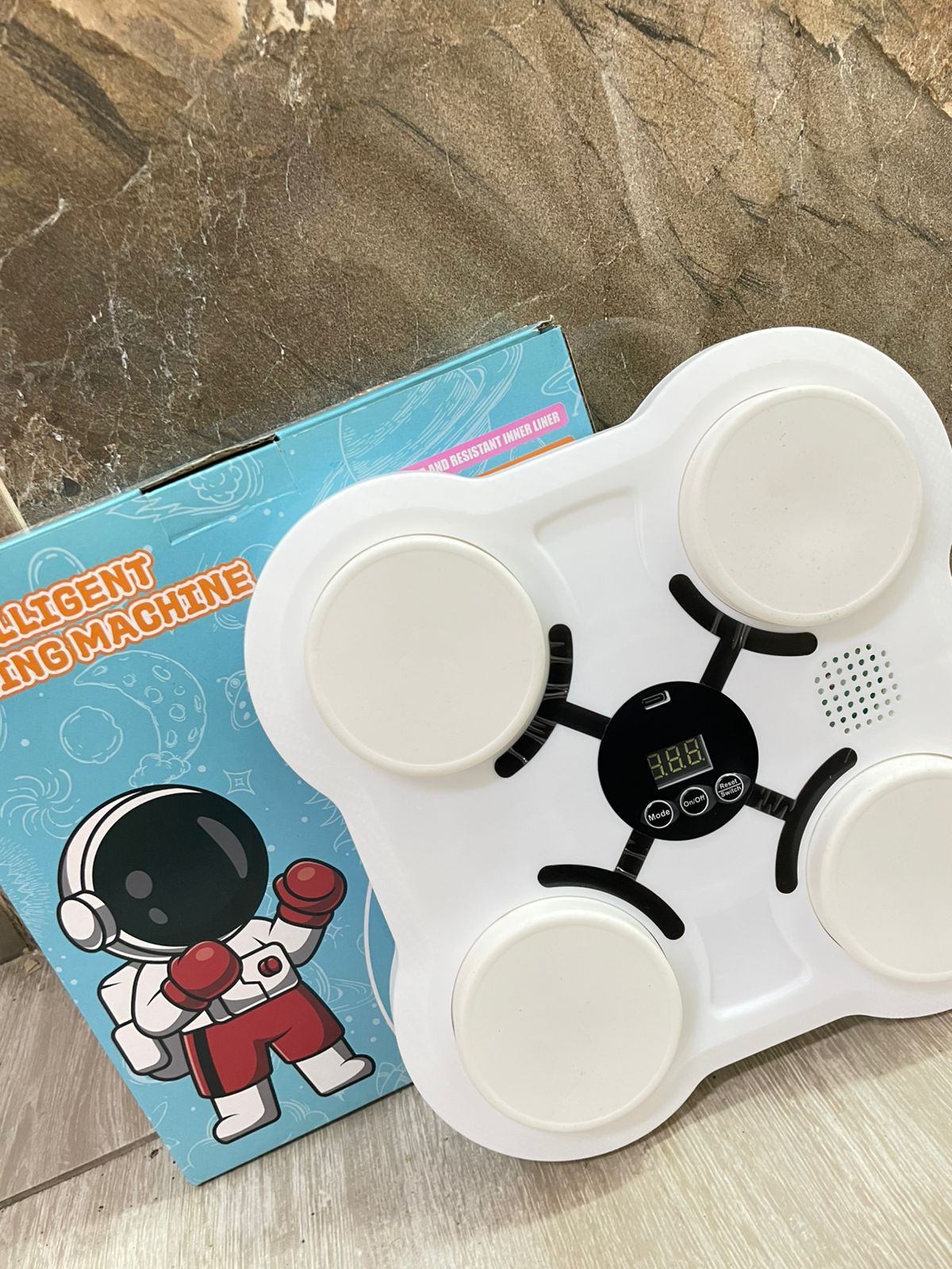 JUEGO DE BOXEO CON GUANTES -354